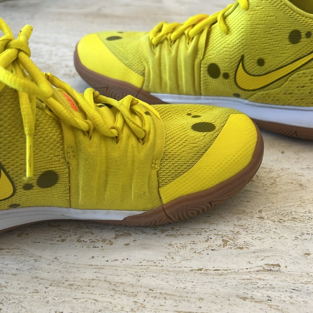 Nike SpongeBob SquarePants yellow 6.5 Big Boy sneaker Kyrie - Picture 15 of 16
